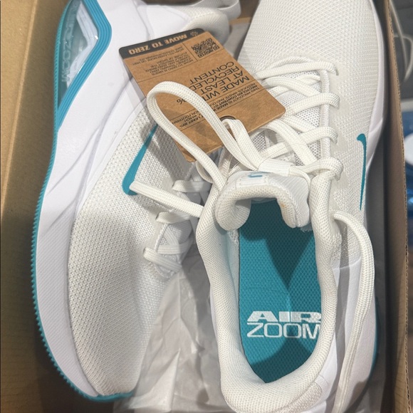 Nike Women's air zoom Bella 7 White and Teal Sneakers - Picture 11 of 12